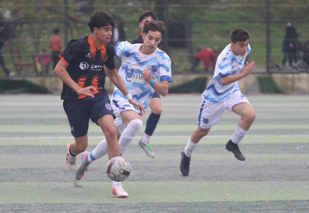 Öz Alibeyköyspor evinde farklı kazandı