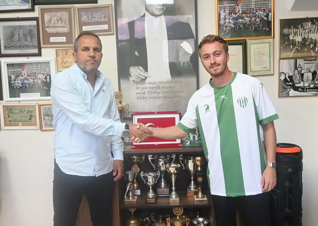 Fuzul Vefa Emir Atik’i kadrosuna kattı