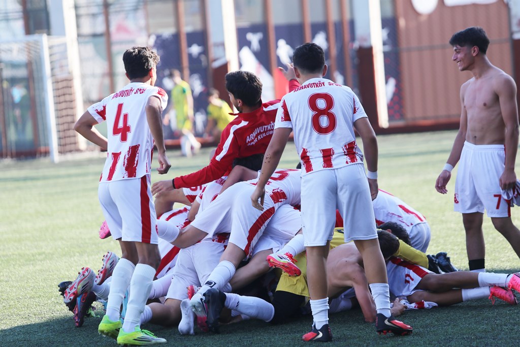 Arnavutköy ilk maçını kazandı