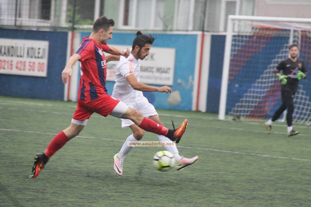 Önce dostluk sonra da Kemahspor kazandı