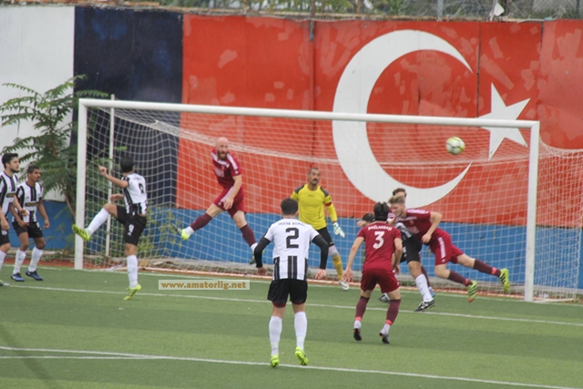 Bağlarbaşıspor zirvedeki yerini korudu