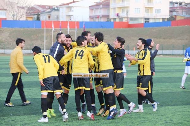 Çantaköyspor şampiyonluğa gün sayıyor