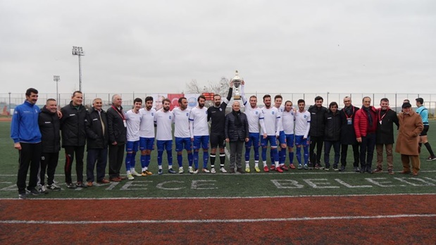 Büyükçekmece Belediyespor kupasına kavuştu