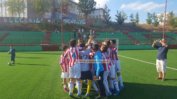 Tuzlaspor U13 takımı şampiyon oldu