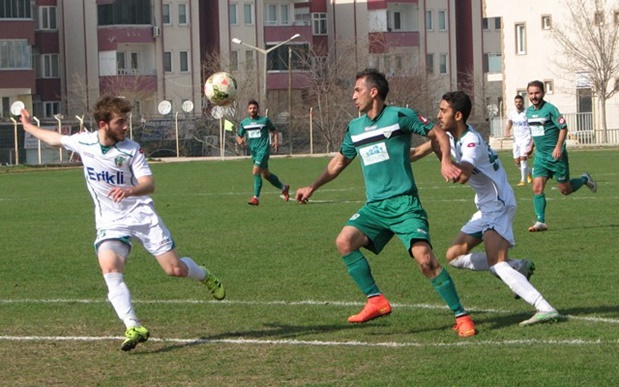 Alemdağspor liderliğini sürdürdü