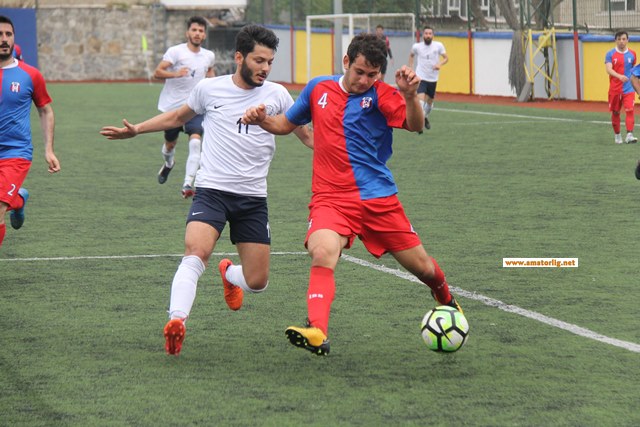 Üsküdar derbisini kazanan İcadiye lider oldu
