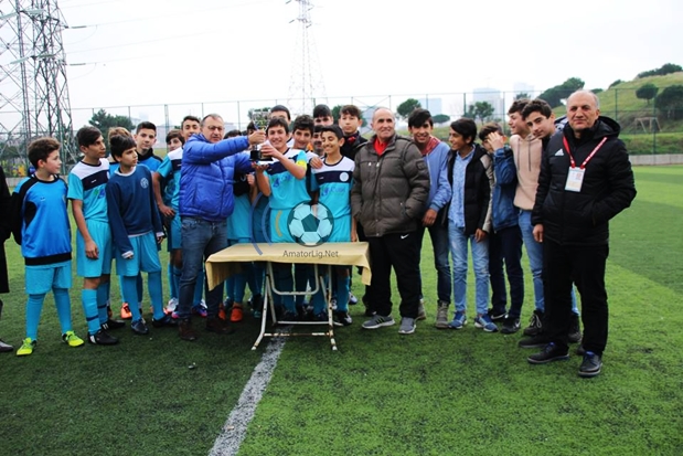 Beyoğlu Yeniçarşıspor şampiyonluğunu ilan etti