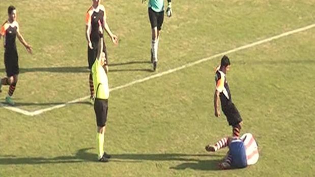 Rakibin suratına tekme atana ibretlik ceza