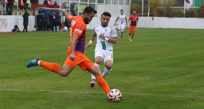 Afjet Afyonspor takibi bırakmadı