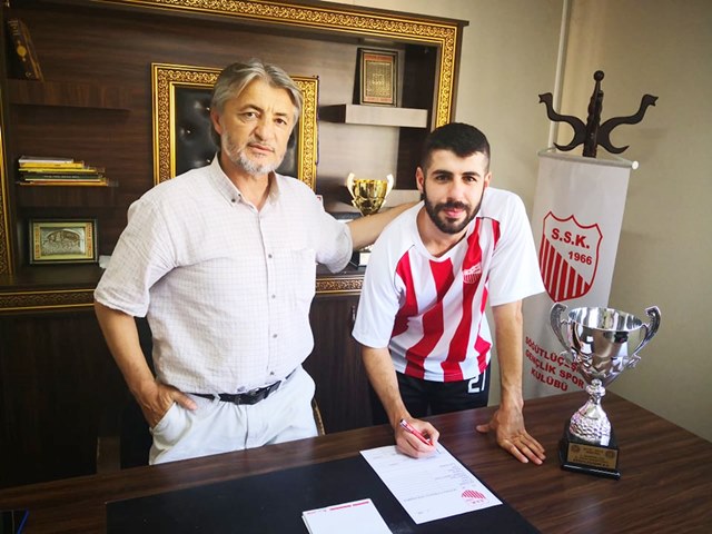 Raşit Demirkapı yeniden Söğütlüçeşmespor’da