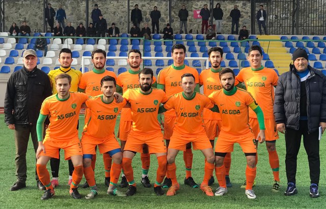 Osmaniye İstiklalspor zirvede ısrarlı
