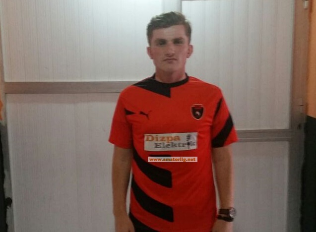 Gazi Mahallesispor genç oyuncuyla yeniden anlaştı