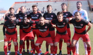 Edirnespor evinde mutlu