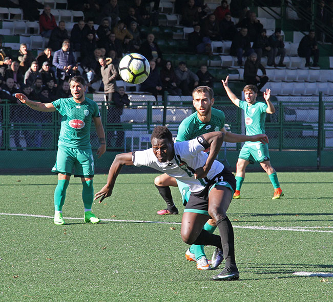 Çayelispor ile Kars 36 Spor yenişemedi