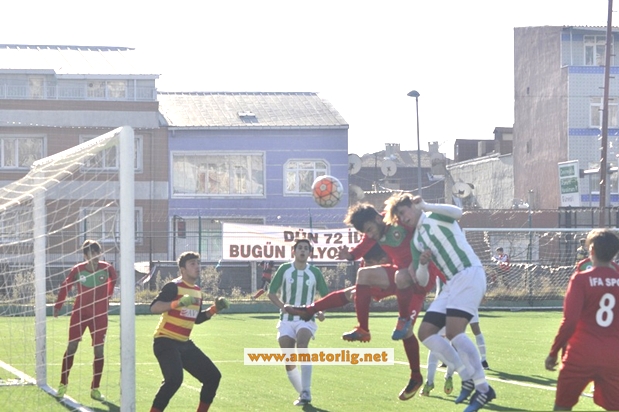 Yeşilova Esnafspor liderliğe oturdu