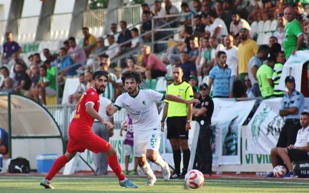 Çatalcaspor ilk maçında farklı mağlup oldu