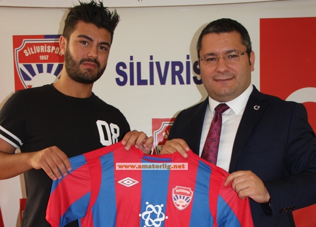 Burhan Yıldız imzasını attı