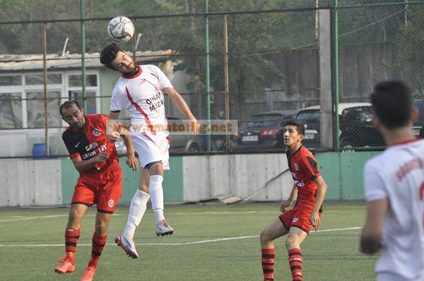 Reşitpaşaspor gol yemeden liderliğini sürdürüyor