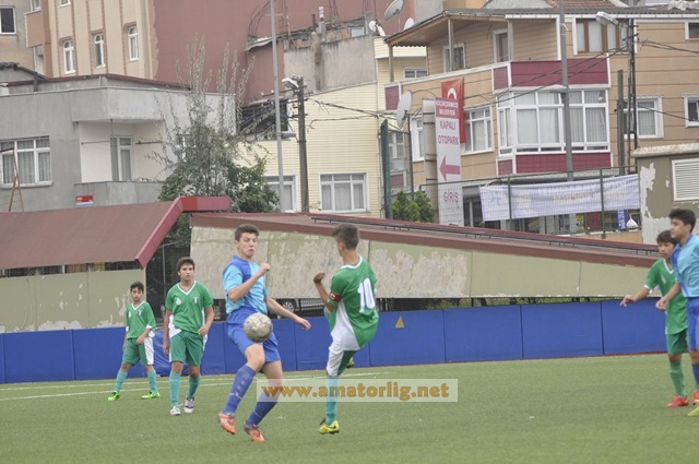 Cennet Barbaros zorlu maçı kazandı