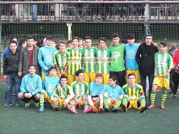 Ayazağaspor’un U17’leri şampiyonluk ipini göğüsledi