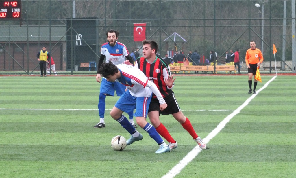 İzzetpaşa zirve yarışına devam ediyor