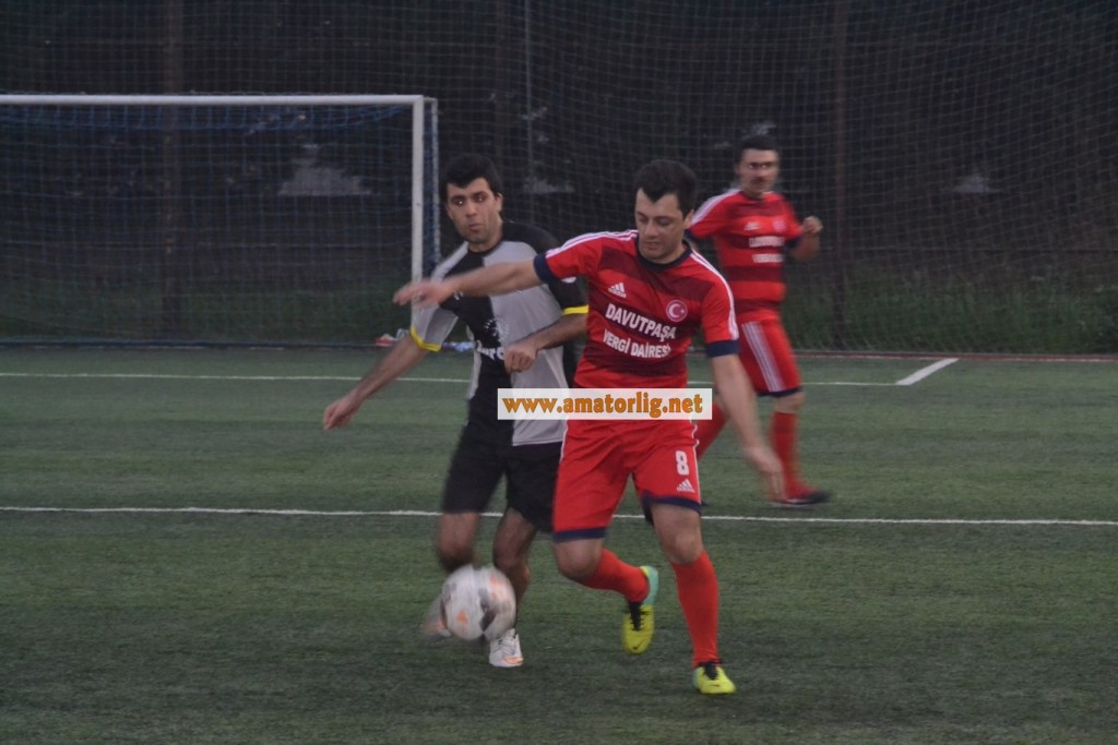 Bayrampaşa zirveye kuruldu