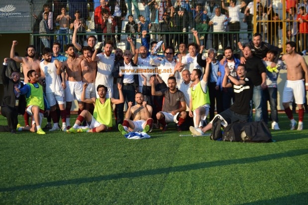 BAL’ın yeni rengi bordo mavi