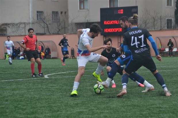 Küçükyalı Yelkenspor Hendekspor’a kaybetti