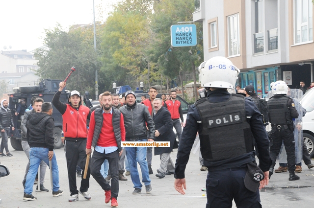 Kuştepespor-Ayazağaspor maçında savaş çıktı