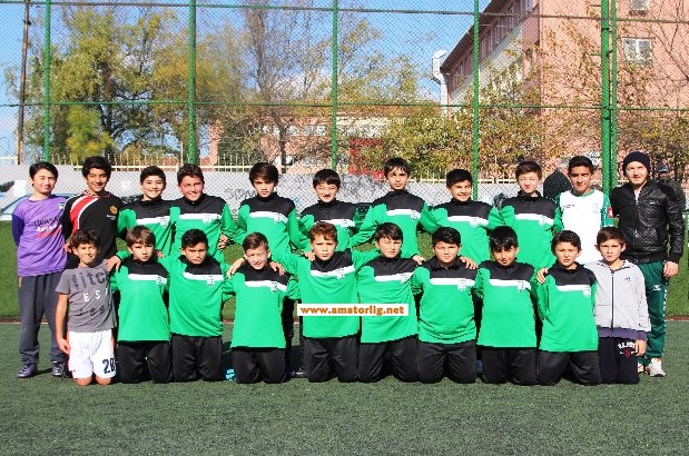 Futbol Okulu çalışmalarını sürdürüyor