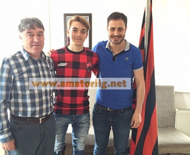 Genç golcü imzayı attı