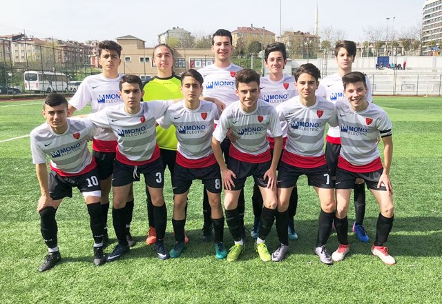 Küçükçekmece İdmanyurdu şampiyon