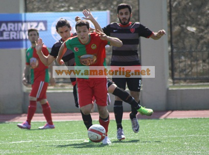 Kırmızı kartlar maçı tatil ettirdi