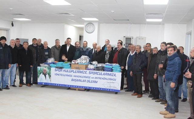 İBB’nin malzeme yardımı Küçükçekmece’de yapıldı