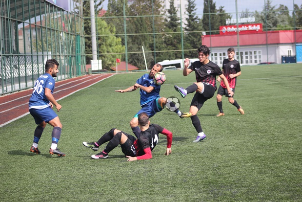Leventspor 10 kişi ile bir puanı aldı