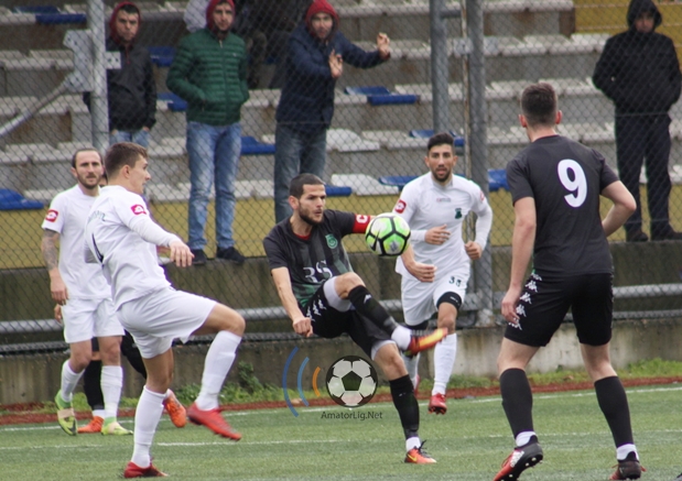 Piyalepaşaspor 2. sıraya yükseldi