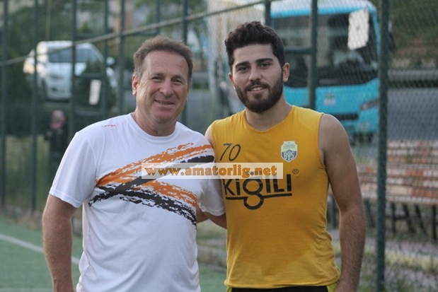 Yenibosnaspor savunmacısını bırakmadı