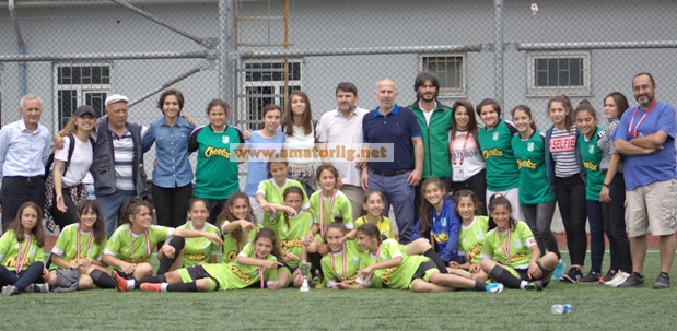 Minik Kızlarda Şampiyon Dudulluspor