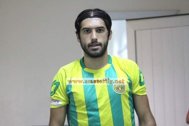 Çıksalınspor sağ kanadı buldu