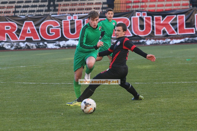 Karagümrük beraberliği son anda kurtardı