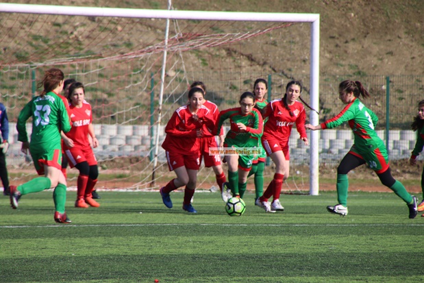 Alibeyli genç bayanlar farka koştu