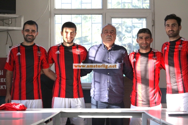 Galata’da tecrübeli oyuncular takımda kaldı