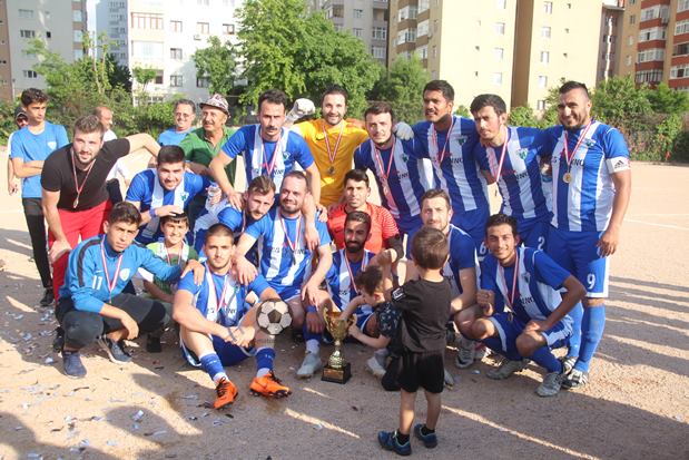 İçerenköy İ.Y. Şampiyonluk kupasını aldı