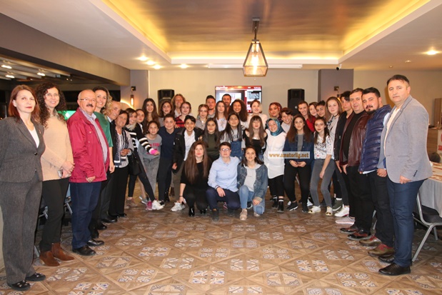 Alibeyspor’dan muhteşem şampiyonluk gecesi