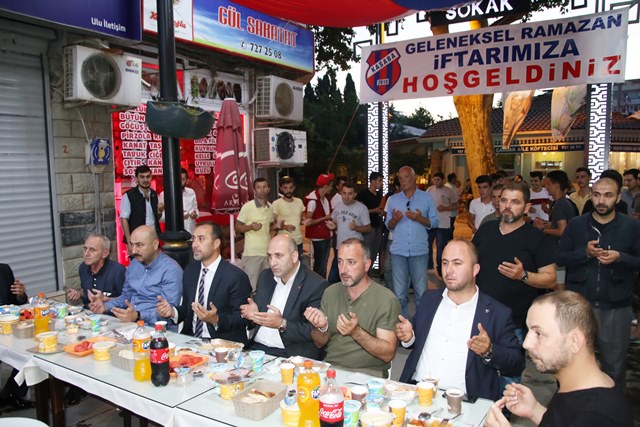 Kasaba Silivrisporluları iftarda bir araya getirdi