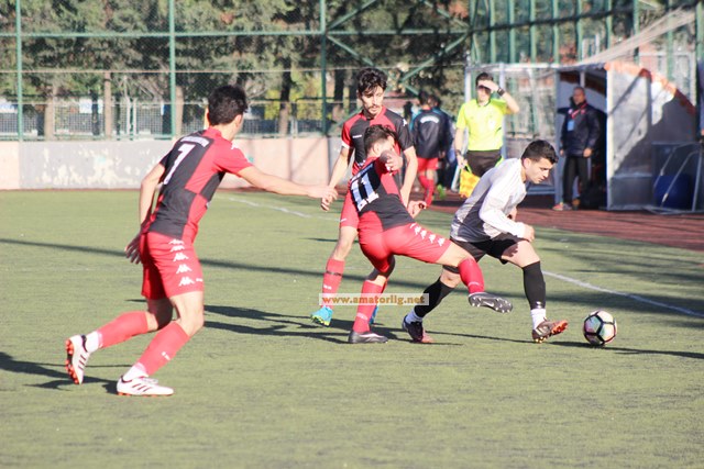 Şehzadebaşıspor son 5 dakikada 1 puan çıkarttı