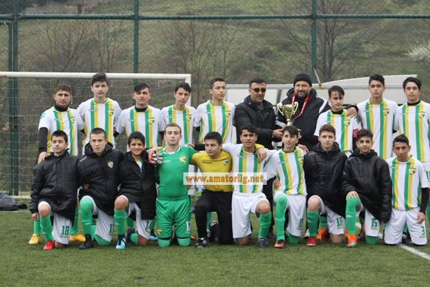 Namağlup şampiyon kupasını aldı