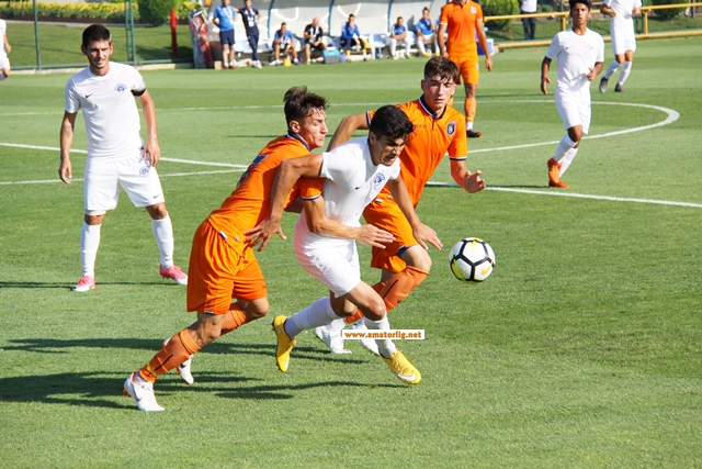 Medipol Başakşehirspor ilk yarıda kazandı