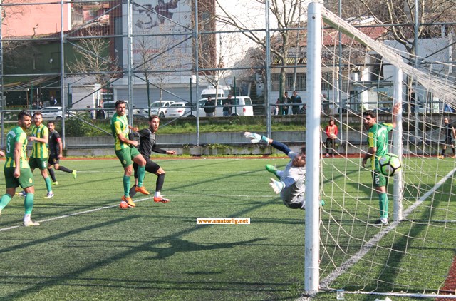 Çıksalınspor 5 dakikada maçı kazandı