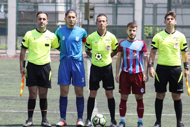 Şampiyonluk maçında  tam 17 kırmızı kart